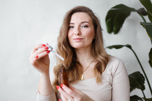 How to Select a Clean Beauty Serum for a Holistic Routine