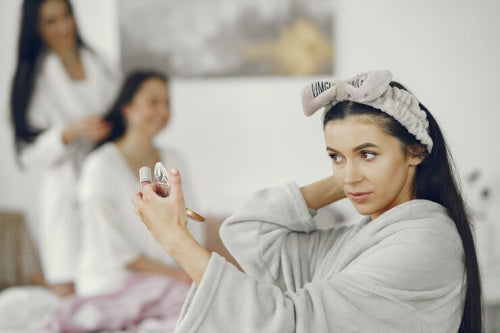 How Scent Affects Mood and Skin Perceptions
